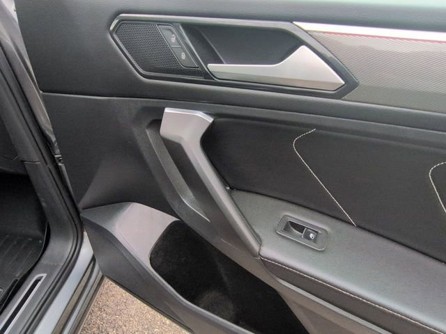 Used 2022 Volkswagen Tiguan SE R-Line AWD/4WD image 28