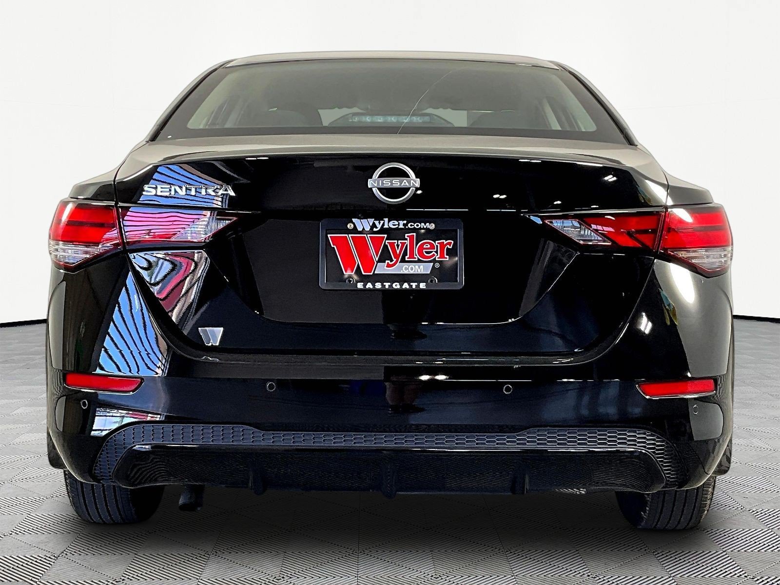 Certified 2025 Nissan Sentra S FWD image 5