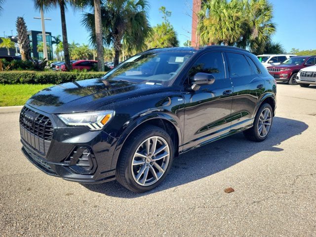 Certified 2024 Audi Q3 2.0T Premium w/ Convenience Package AWD/4WD image 4