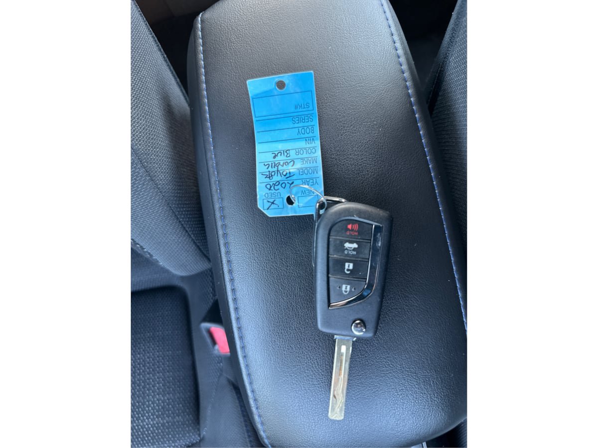 Used 2020 Toyota Corolla LE FWD image 26