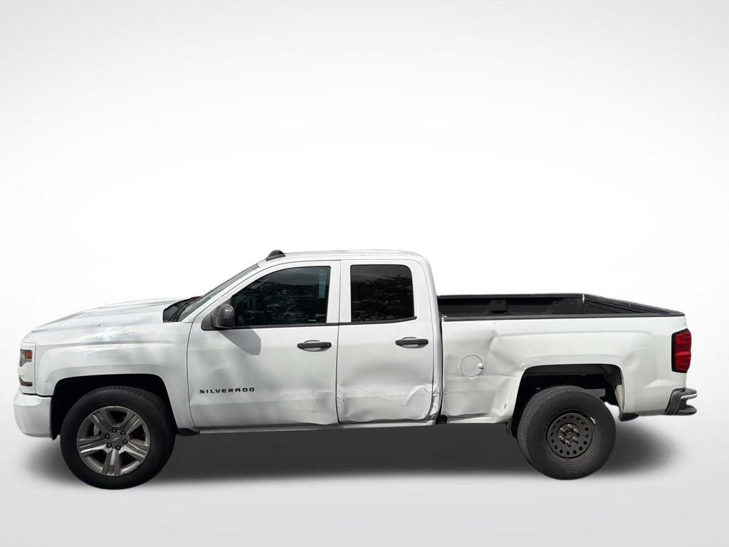 Used 2018 Chevrolet Silverado 1500 Custom w/ Custom Convenience Package image 8