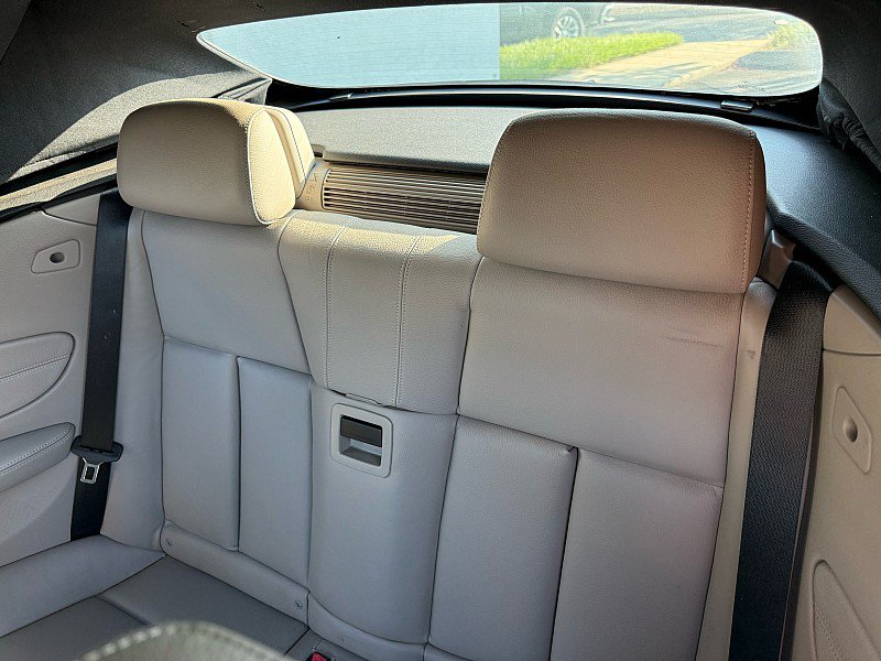 Used 2008 BMW 135i Convertible RWD image 12