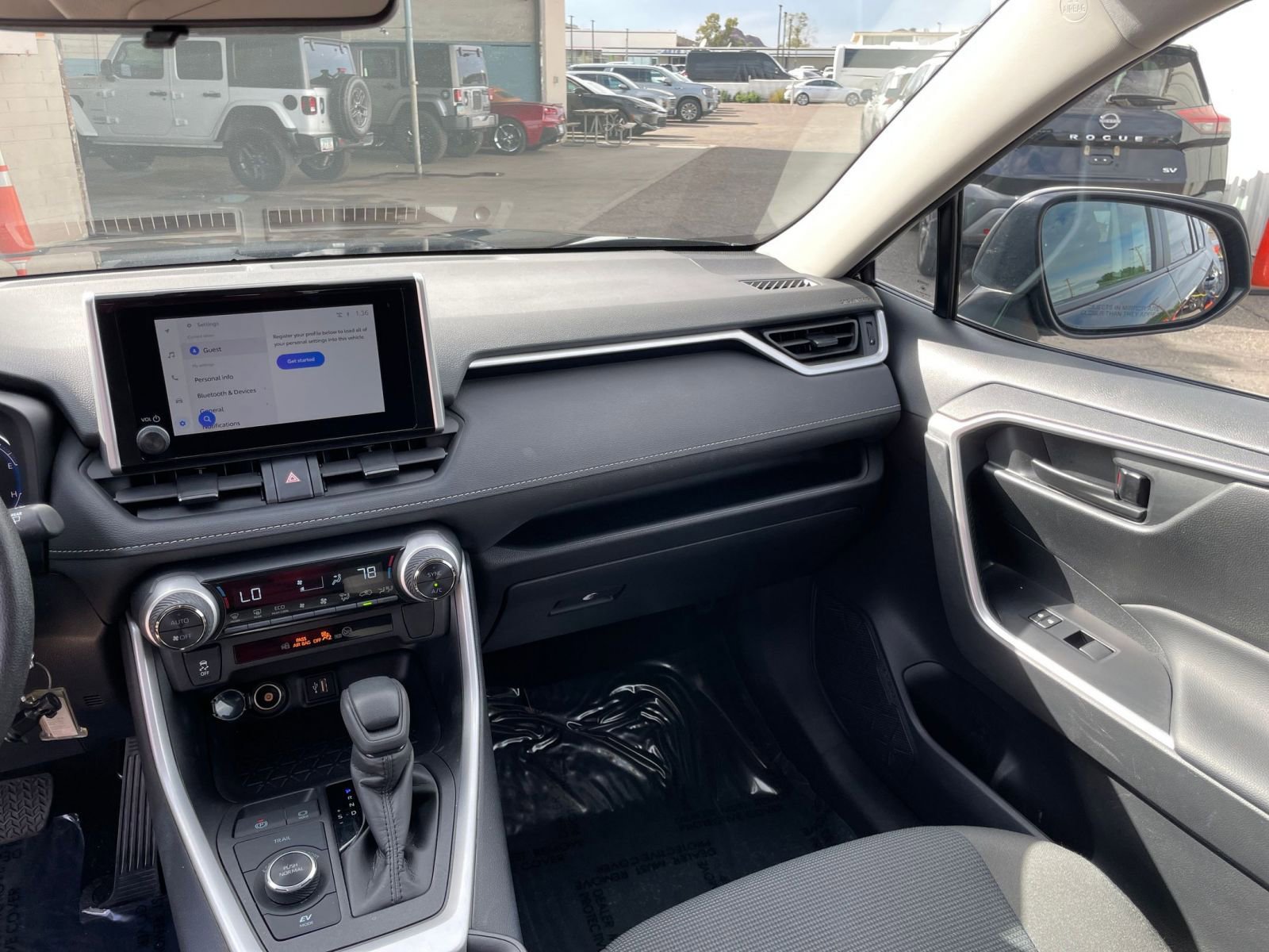 Used 2025 Toyota RAV4 LE image 34