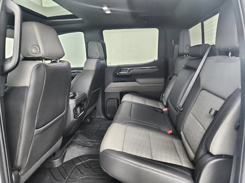 Used 2025 Chevrolet Silverado 1500 ZR2 w/ Technology Package AWD/4WD image 35
