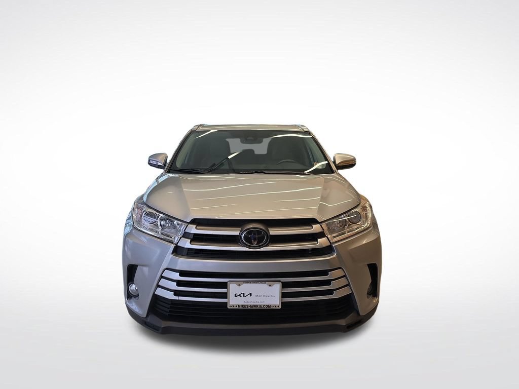 Used 2018 Toyota Highlander XLE FWD image 11