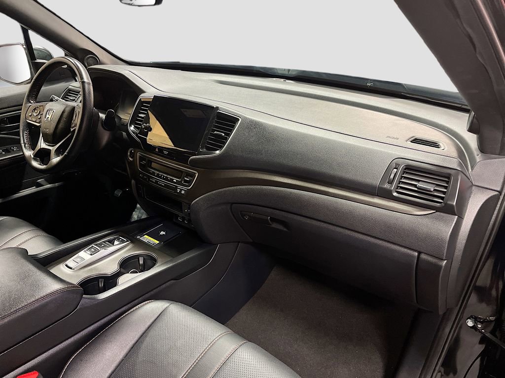 Used 2025 Honda Passport TrailSport image 30