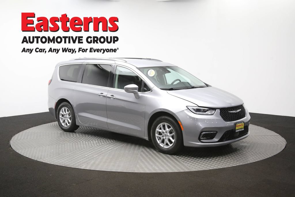 Used 2021 Chrysler Pacifica Touring-L FWD image 51