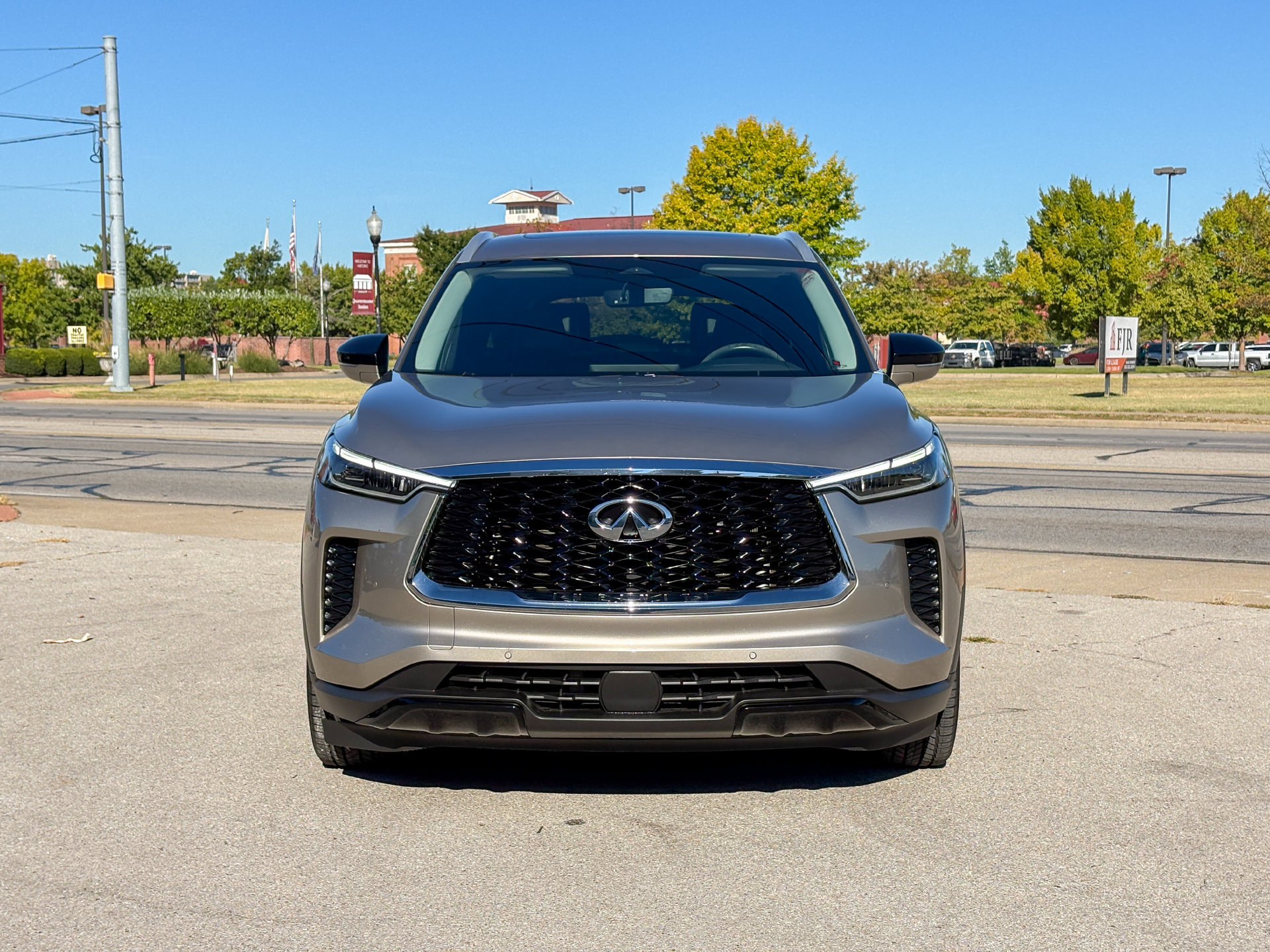 Used 2023 INFINITI QX60 Luxe w/ Cargo Package AWD/4WD image 4