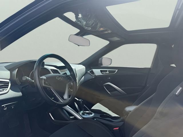 Used 2017 Hyundai Veloster Value Edition image 13