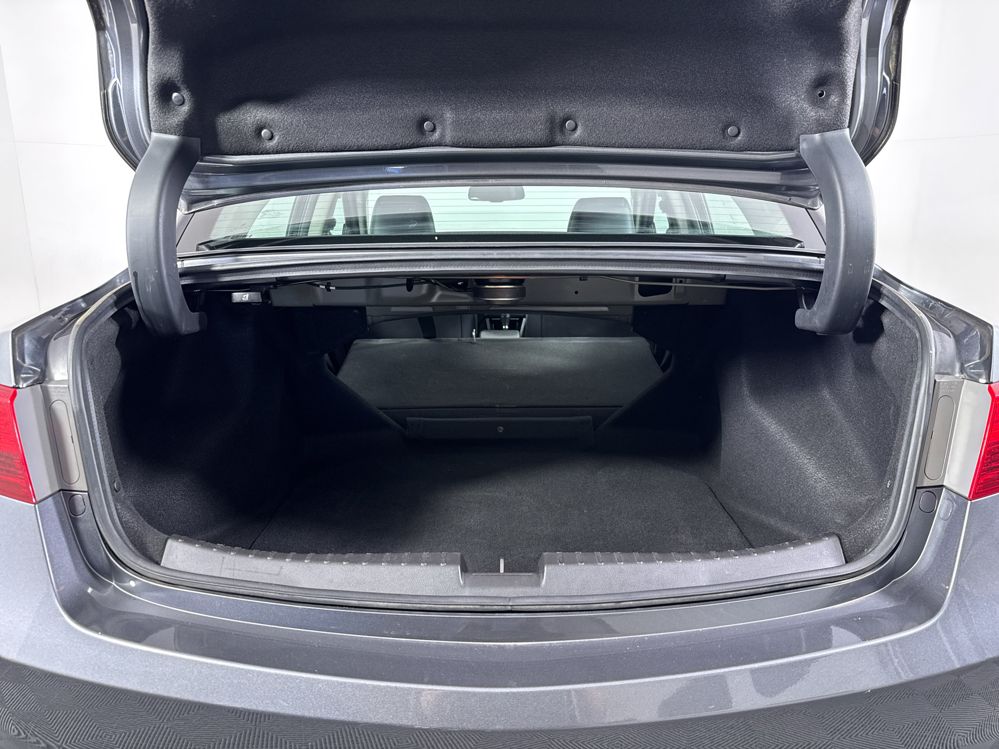 Used 2013 Acura ILX w/ Premium Package FWD image 8