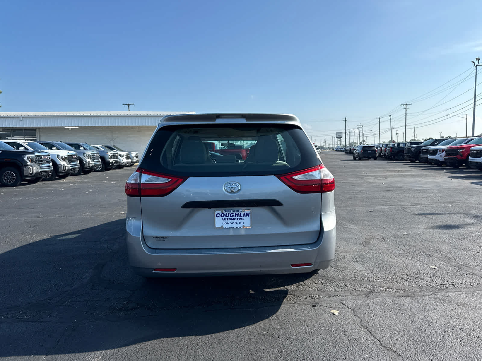 Used 2015 Toyota Sienna L FWD image 4