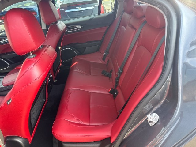 Used 2018 Alfa Romeo Giulia AWD image 23