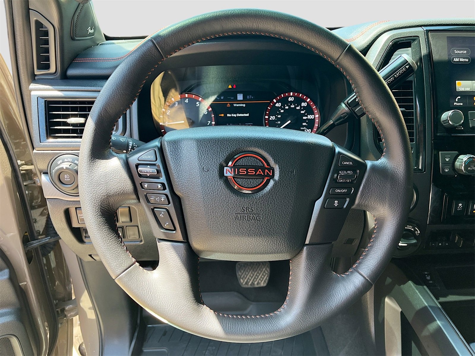 Used 2024 Nissan Titan PRO-4X w/ Pro-4x Convenience Package image 11