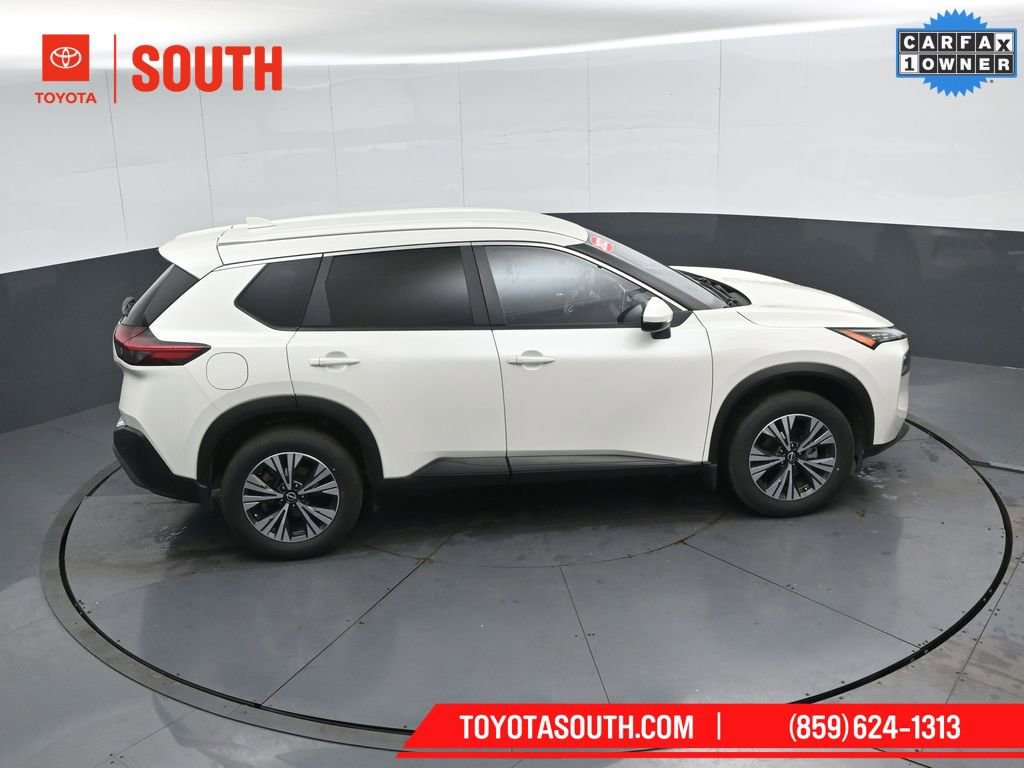 Used 2023 Nissan Rogue SV image 41