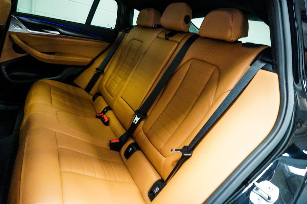 Used 2024 BMW X4 M40i image 9