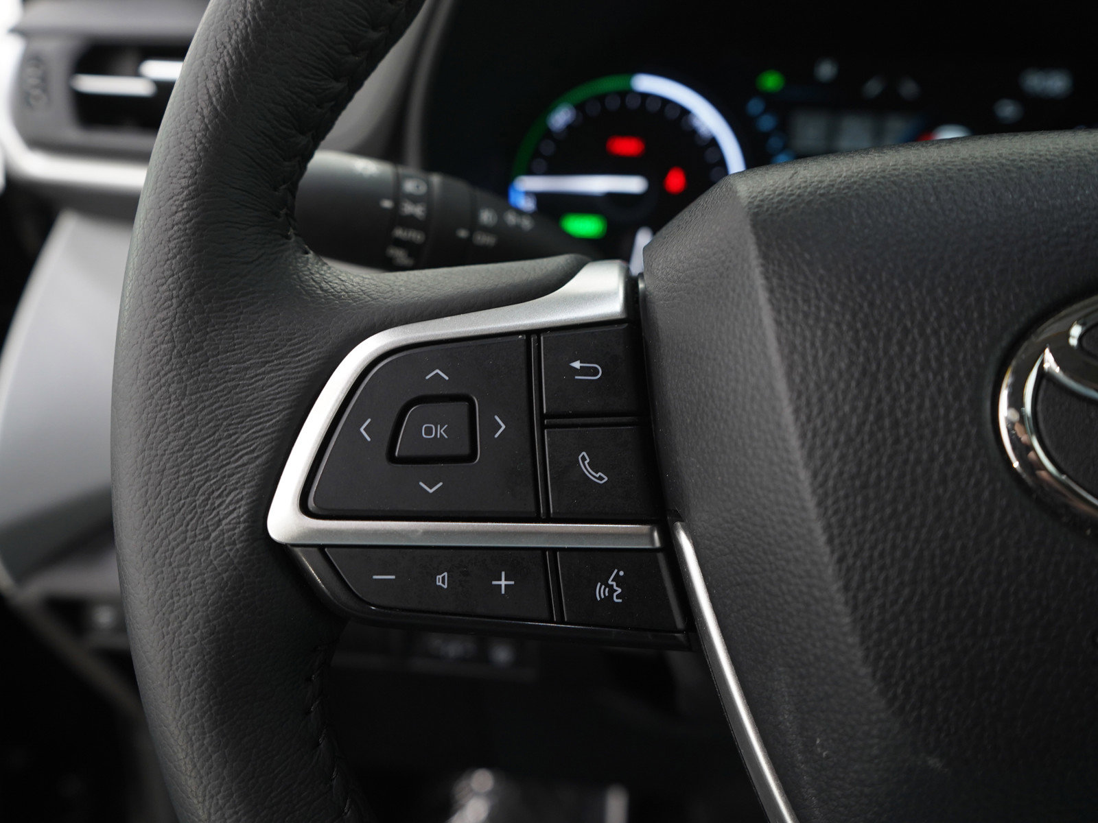 Used 2025 Toyota Sienna XLE w/ XLE Plus Package AWD/4WD image 27