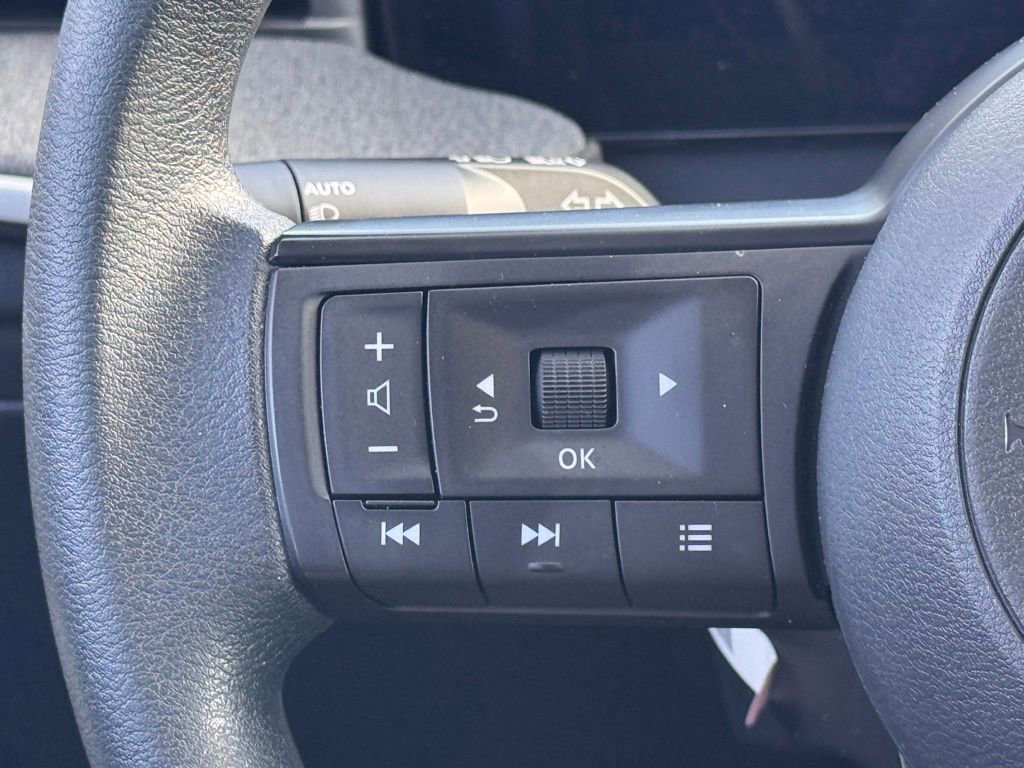 Certified 2025 Nissan Kicks SV FWD image 16