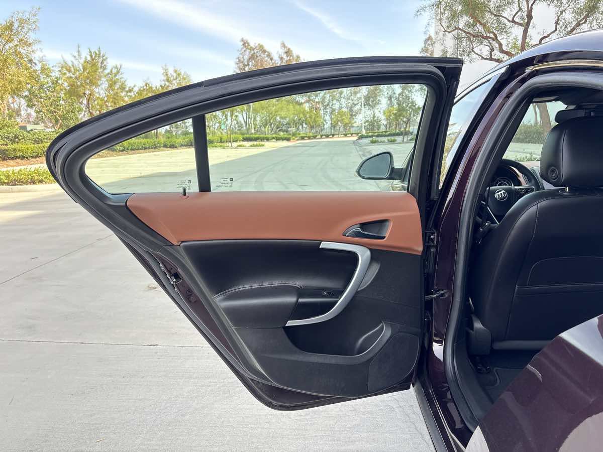 Used 2017 Buick Regal Premium w/ Driver Confidence Package #1 FWD image 10