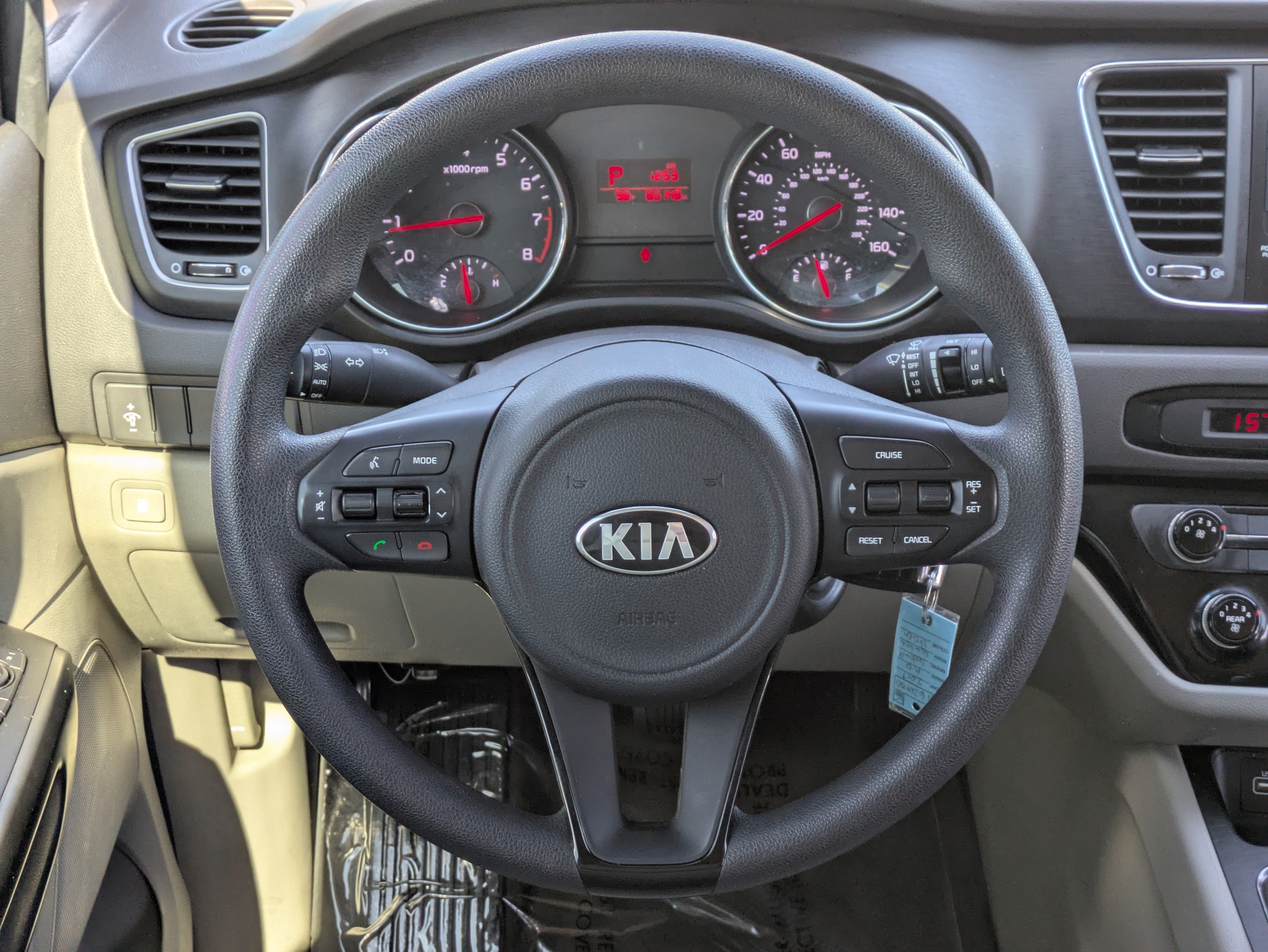 Used 2017 Kia Sedona L FWD image 22