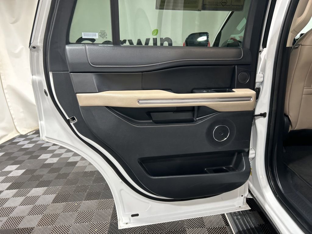 Used 2023 Ford Expedition Limited image 17