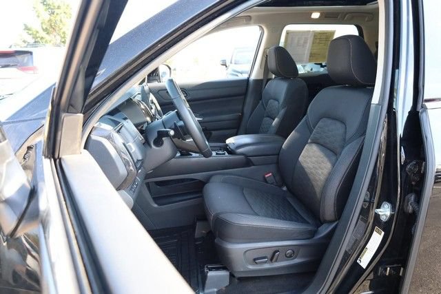 Certified 2023 Nissan Pathfinder SV w/ SV Premium Package AWD/4WD image 10