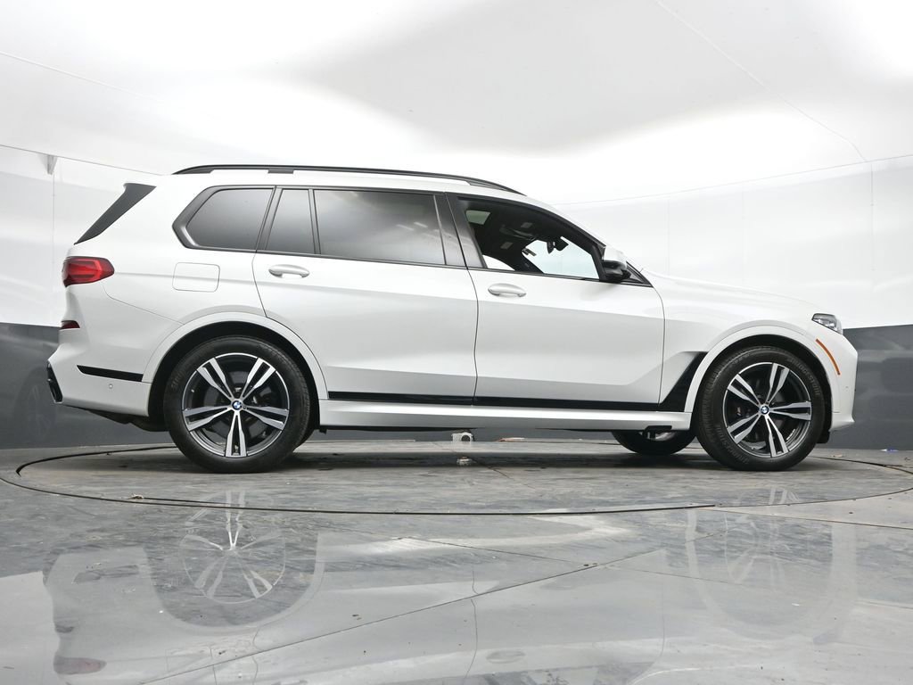 Used 2022 BMW X7 M50i image 47
