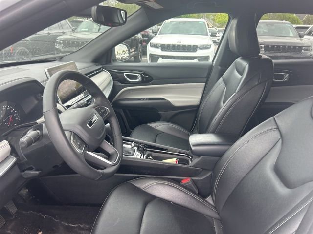 Used 2025 Jeep Compass Limited AWD/4WD image 8