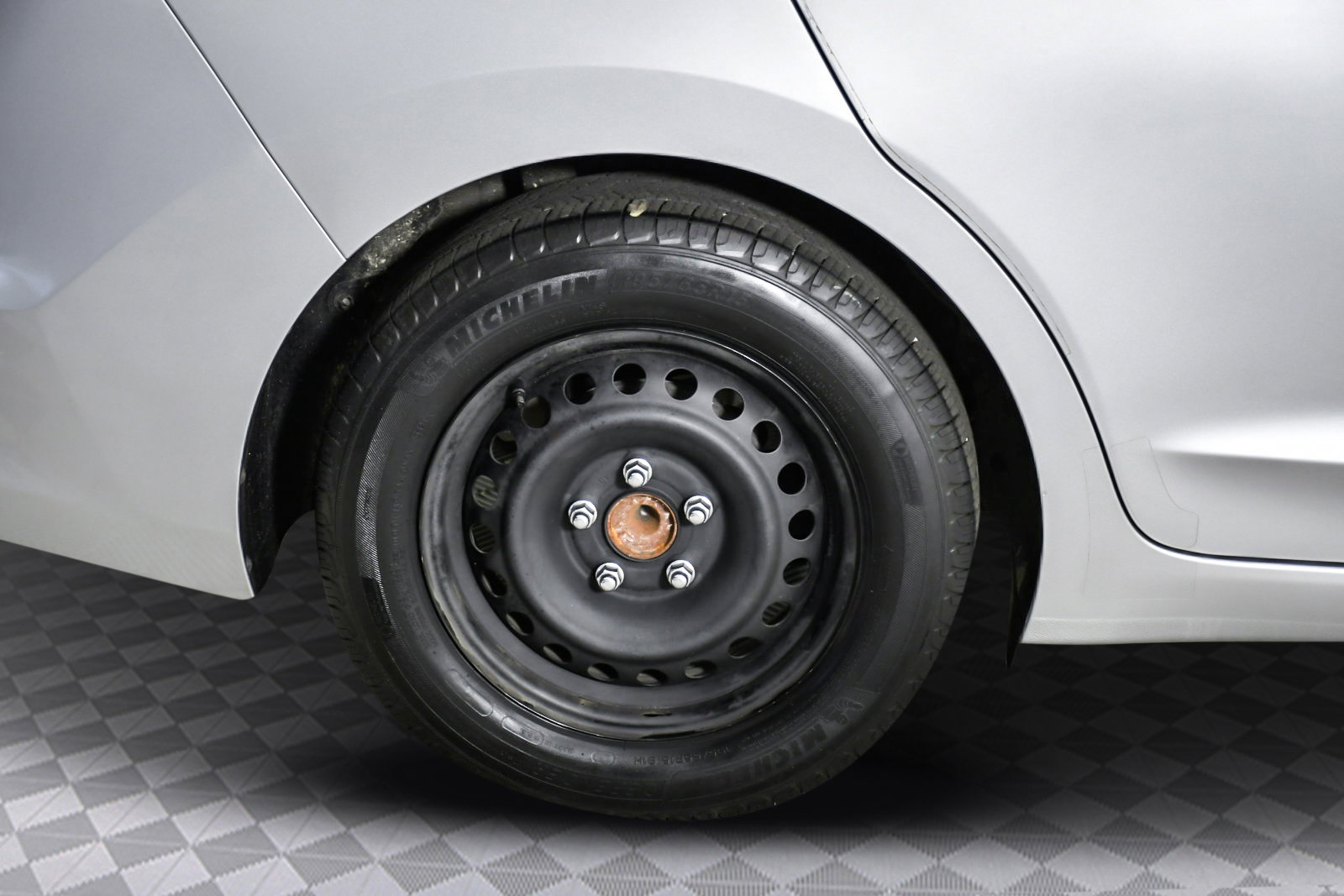 Used 2017 Hyundai Elantra SE image 32