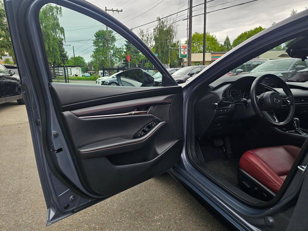 Certified 2025 MAZDA MAZDA3 Carbon AWD/4WD image 19