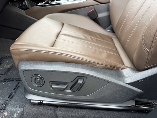 Used 2025 Audi Q6 e-tron Prestige AWD/4WD image 15