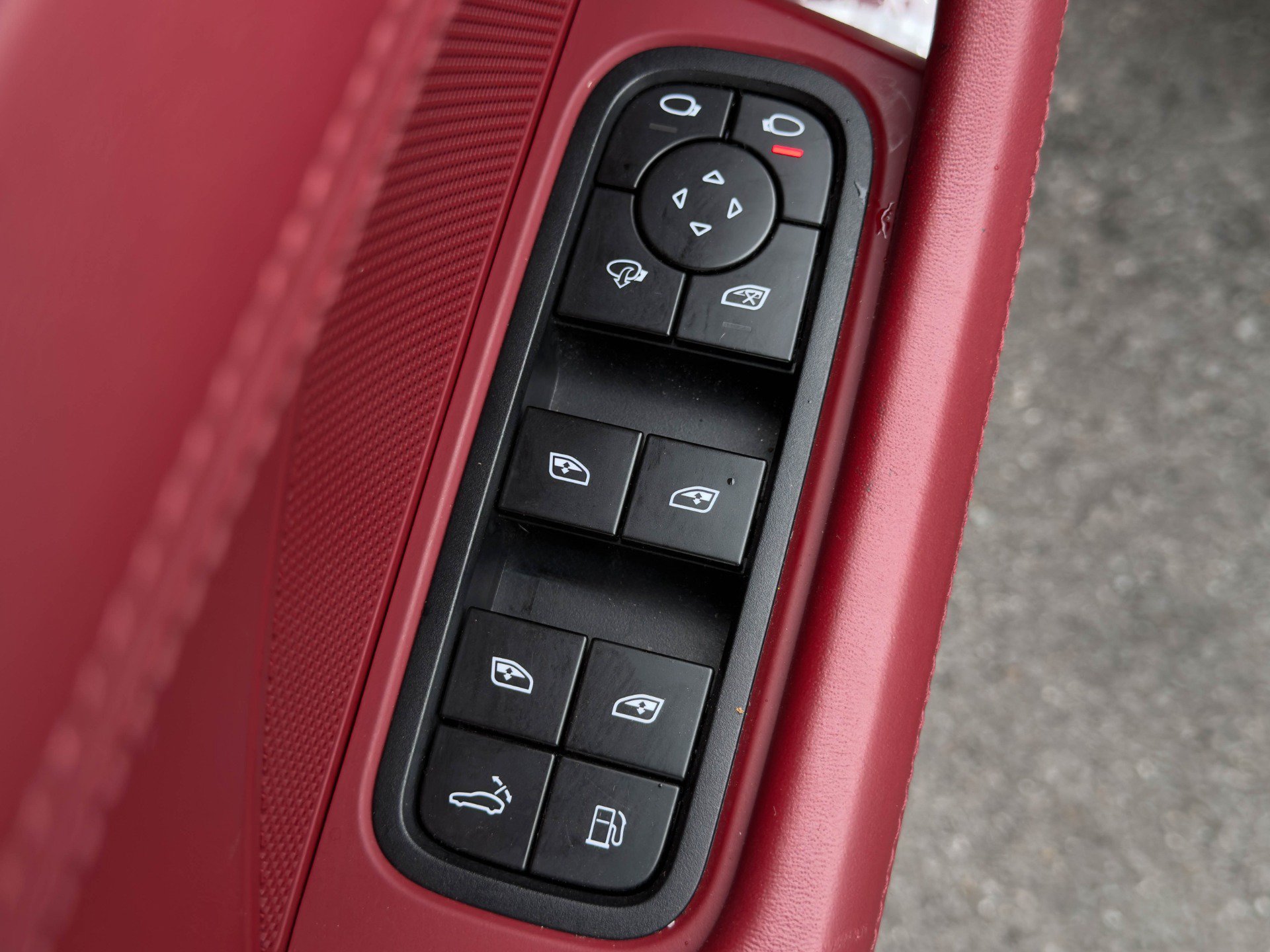 Used 2022 Porsche Panamera 4S AWD/4WD image 13