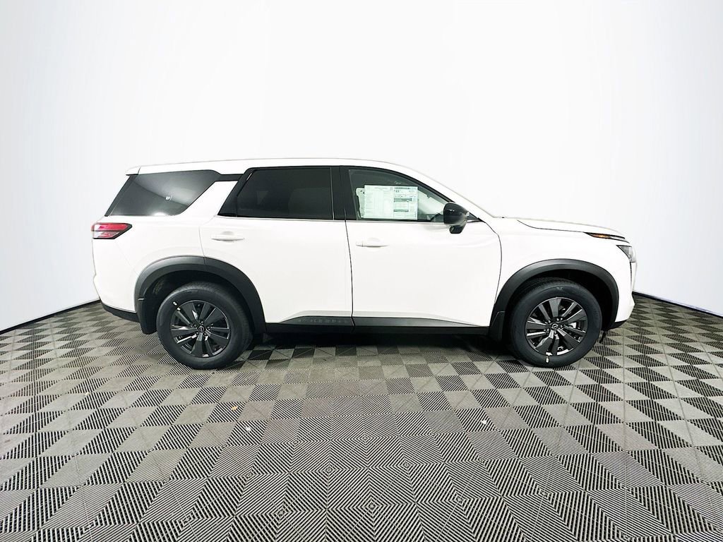 New 2026 Nissan Pathfinder S image 10