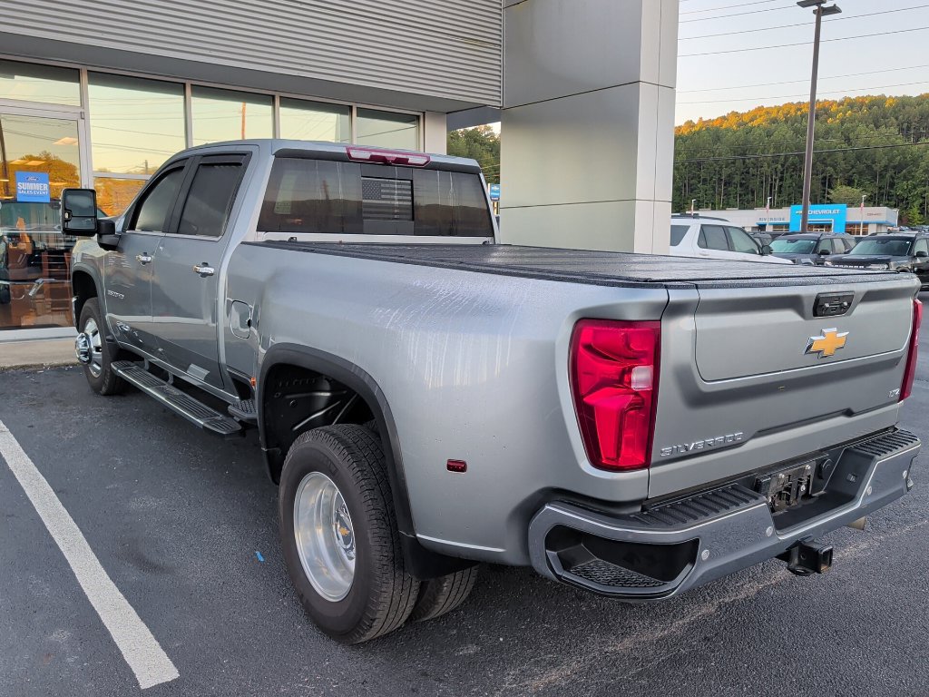 Used 2024 Chevrolet Silverado 3500 LTZ w/ LTZ Convenience Package AWD/4WD image 5