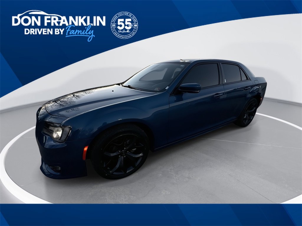 Used 2023 Chrysler 300 Touring L w/ Comfort Group image 1