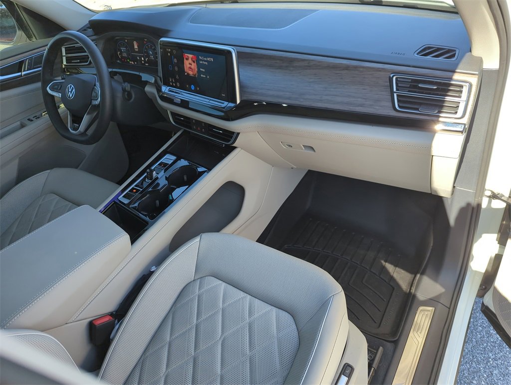 Used 2025 Volkswagen Atlas SEL Premium R-Line image 22