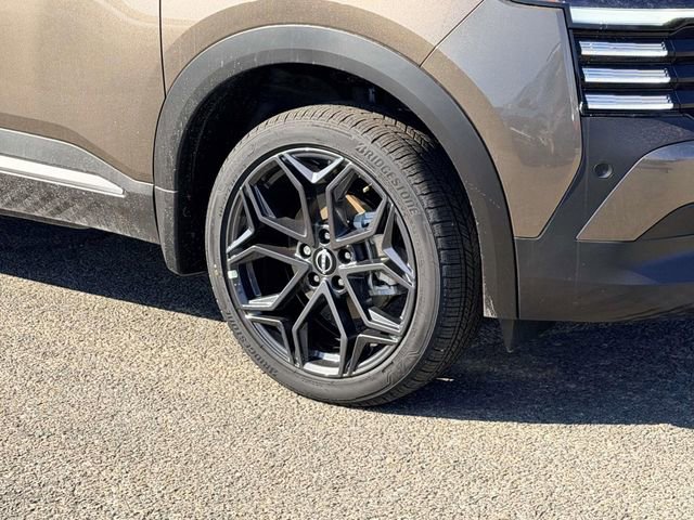 New 2026 Nissan Kicks SR w/ Cold Weather Package image 6