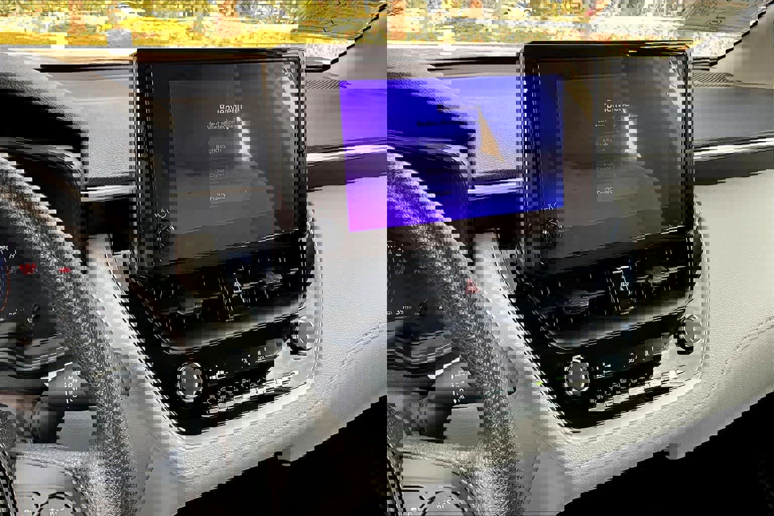 Used 2026 Toyota Corolla Cross L image 6