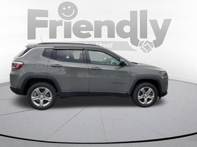 Used 2023 Jeep Compass Latitude w/ Convenience Group AWD/4WD image 6