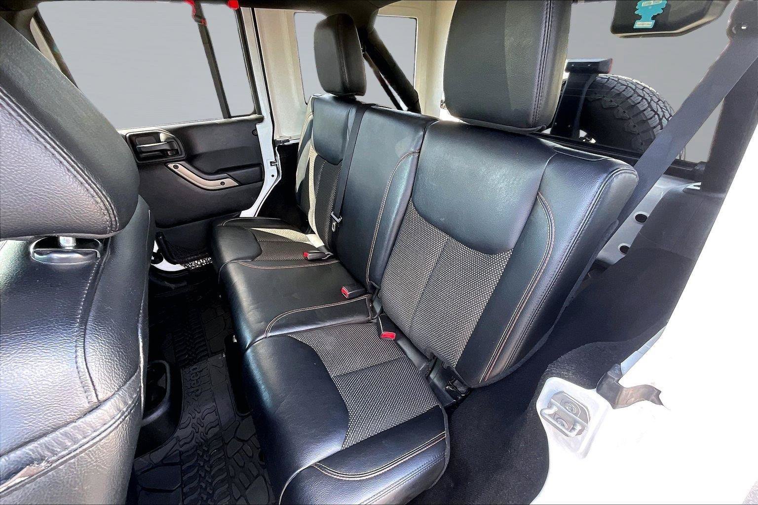 Used 2016 Jeep Wrangler Unlimited Sahara AWD/4WD image 26