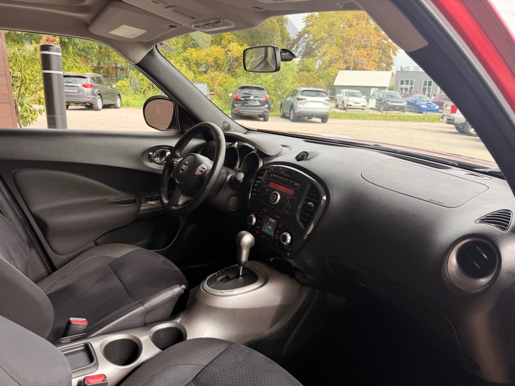 Used 2012 Nissan Juke SV AWD/4WD image 16