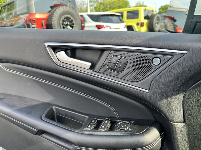 Certified 2022 Ford Edge Titanium image 31
