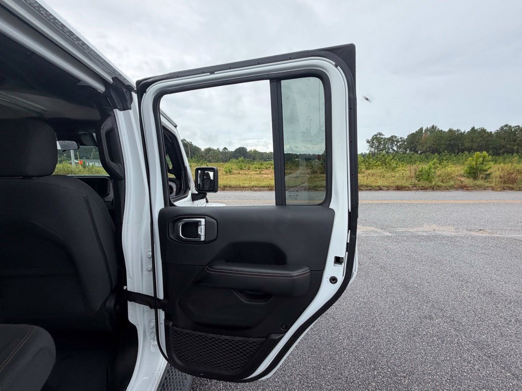 Used 2024 Jeep Wrangler Unlimited Sahara AWD/4WD image 52