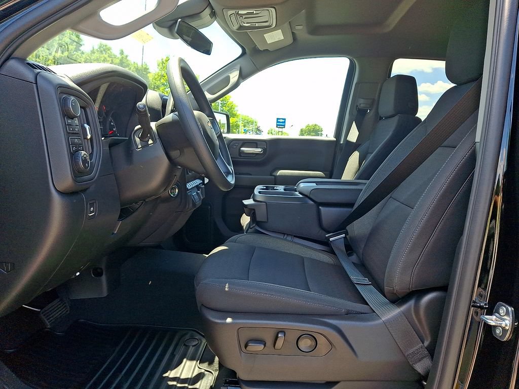 New 2026 Chevrolet Silverado 1500 Custom w/ Turbomax Blackout Package AWD/4WD image 9