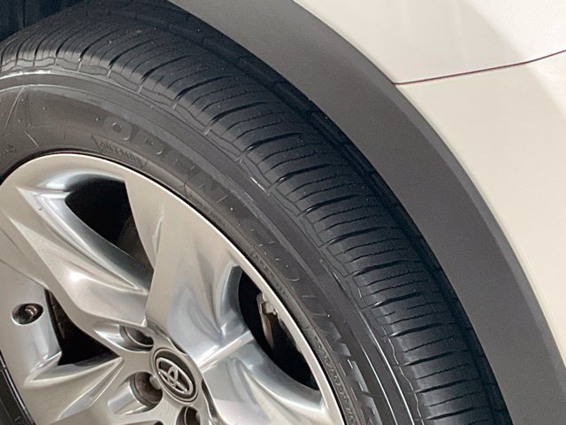 Used 2019 Toyota Highlander Limited FWD image 29