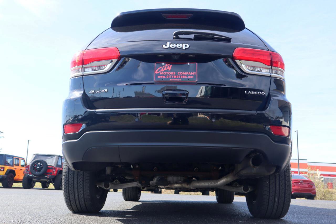 Used 2019 Jeep Grand Cherokee Laredo w/ 18" Wheel & 8.4" Radio Group image 9