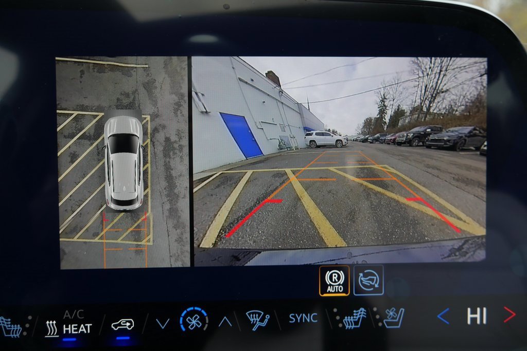 New 2026 Chevrolet Equinox EV LT image 17