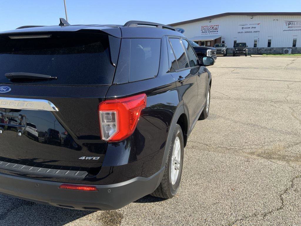 Used 2022 Ford Explorer XLT image 17