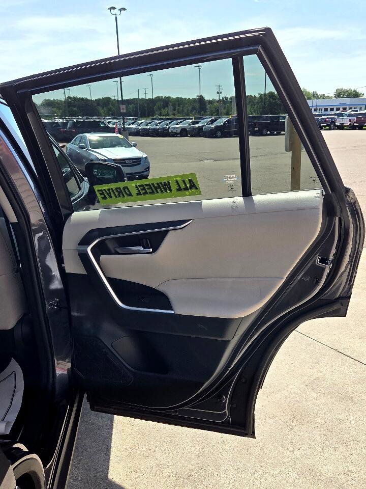 Used 2023 Toyota RAV4 XLE image 15