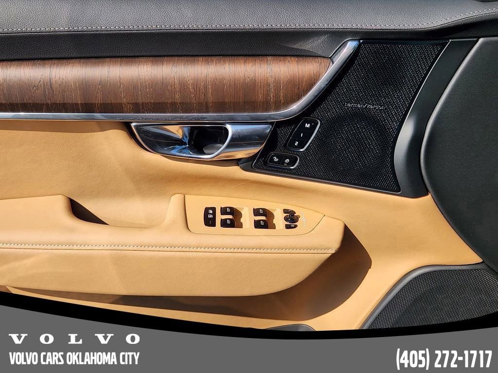 New 2026 Volvo V90 B6 Cross Country Ultra w/ Protection Package Premier image 22