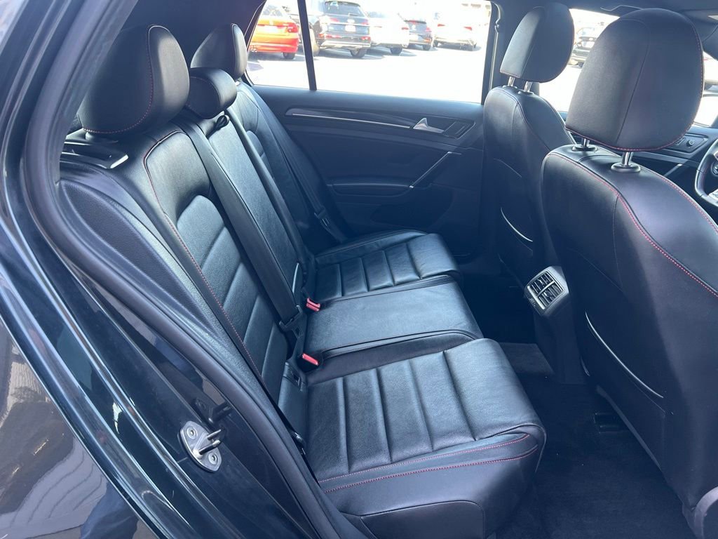 Used 2017 Volkswagen GTI SE FWD image 23